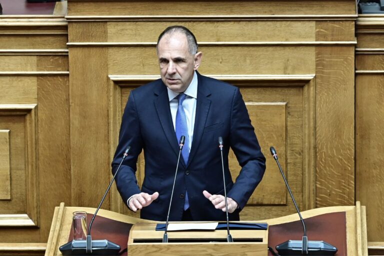 Γεραπετρίτης: «Αν χρειαστεί θα υπάρξουν φρεγάτες και F-16» – Το μήνυμα στην Τουρκία