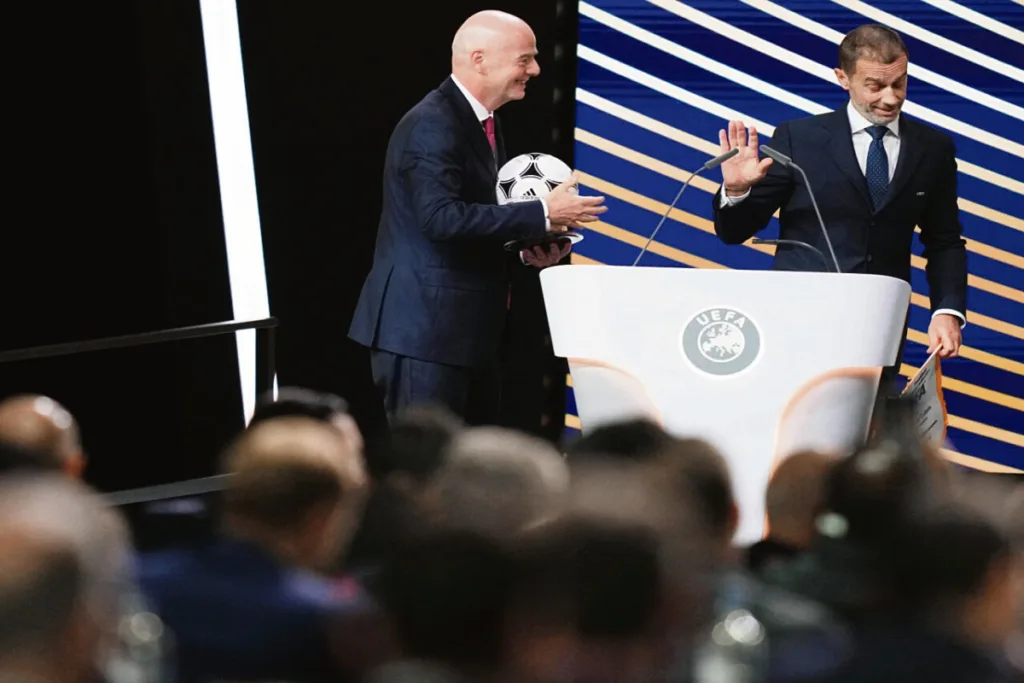«Πόλεμος» στο ποδόσφαιρο: «Μπλόκο» της UEFA στο σχέδιο Ινφαντίνο – Πώς απάντησε η FIFA
