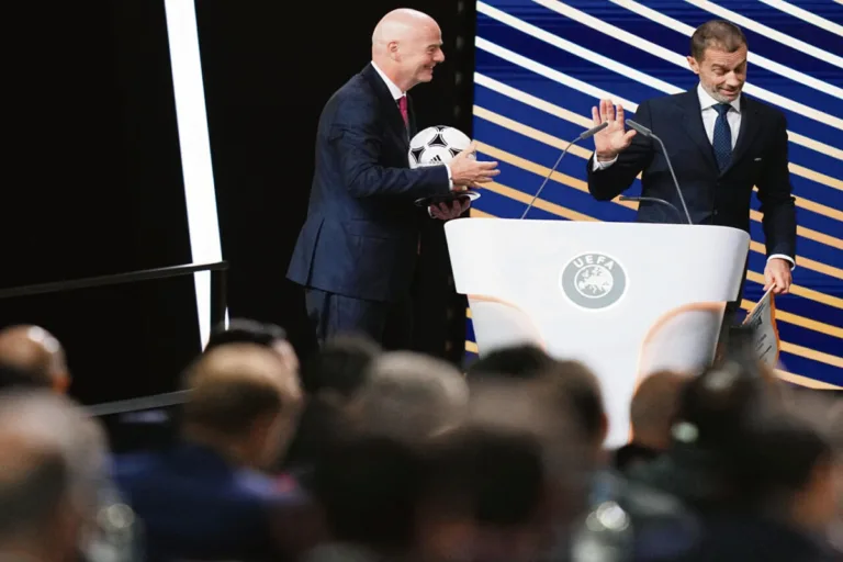 «Πόλεμος» στο ποδόσφαιρο: «Μπλόκο» της UEFA στο σχέδιο Ινφαντίνο – Πώς απάντησε η FIFA