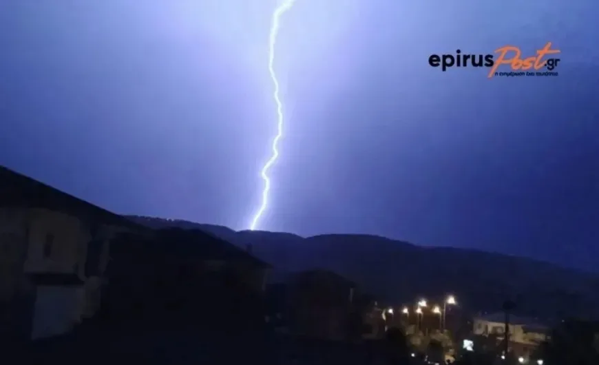 Ιωάννινα: Η νύχτα έγινε μέρα από τις αστραπές