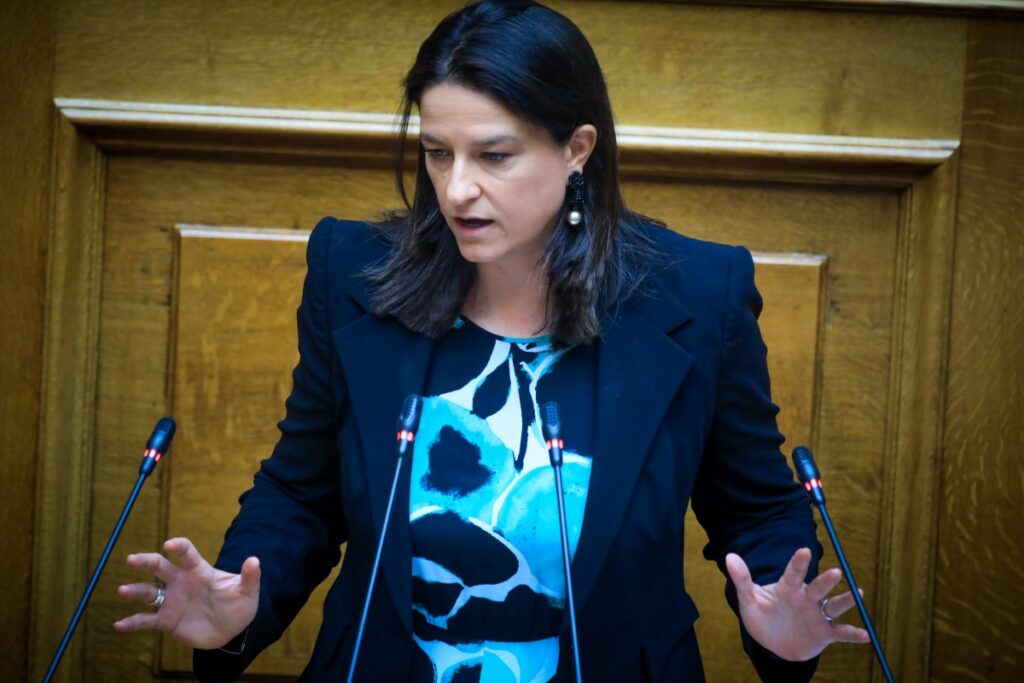 Νίκη Κεραμέως: Καμία περικοπή στις συντάξεις χηρείας