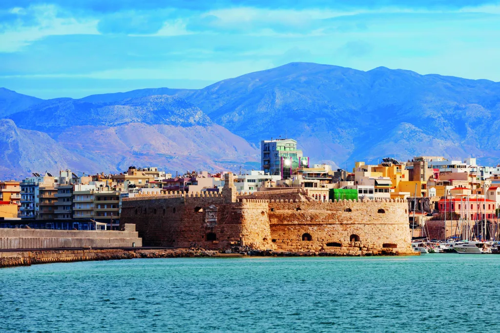 Ηράκλειο: Μινωικά μυστικά, παραθαλάσσια τοπία και κρητική φιλοξενία