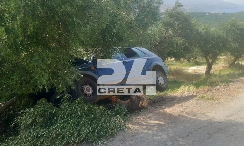 Χανιά: Αυτοκίνητο έπεσε πάνω σε ελιά – Απεγκλωβίστηκαν 2 άτομα