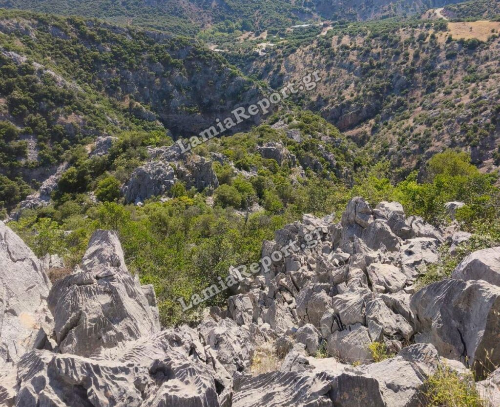 Συναγερμός στη Λαμία: Εγκλωβίστηκαν στο φαράγγι της Δίβρης δύο νεαροί τουρίστες