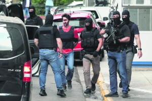 Τα προεκλογικά παραμύθια της αντιπολίτευσης