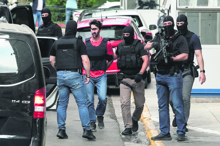 Τα προεκλογικά παραμύθια της αντιπολίτευσης