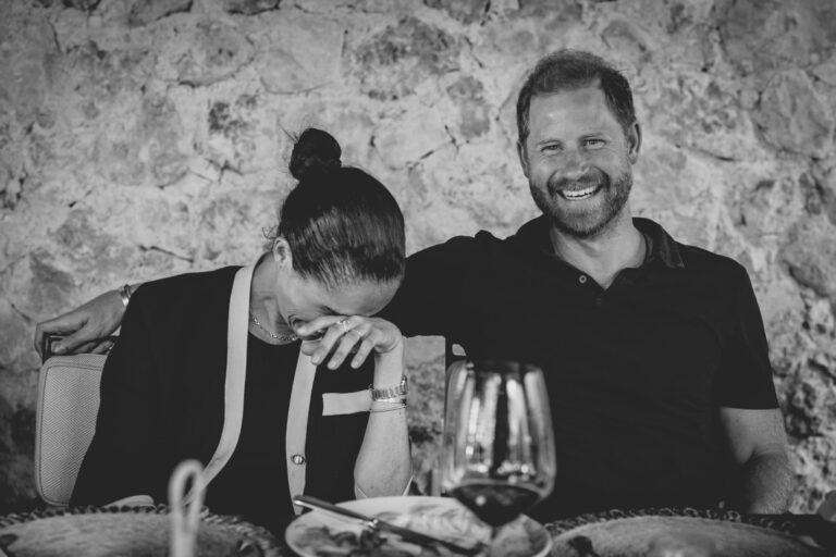 Μέγκαν Μαρκλ: Οι viral φωτογραφίες με μαγιό και το άλμπουμ των διακοπών της στην Ευρώπη