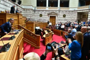 Μητσοτάκης: Αποσύρει την πρόταση για ασυμβίβαστο υπουργού – βουλευτή – Τι έγινε στην ΚΟ της ΝΔ