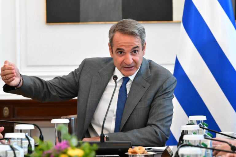 Μητσοτάκης για τις φωτιές: Έχουμε μπροστά μας δύσκολες ημέρες – Στεκόμαστε στο πλευρό των οικογενειών των πυροσβεστών
