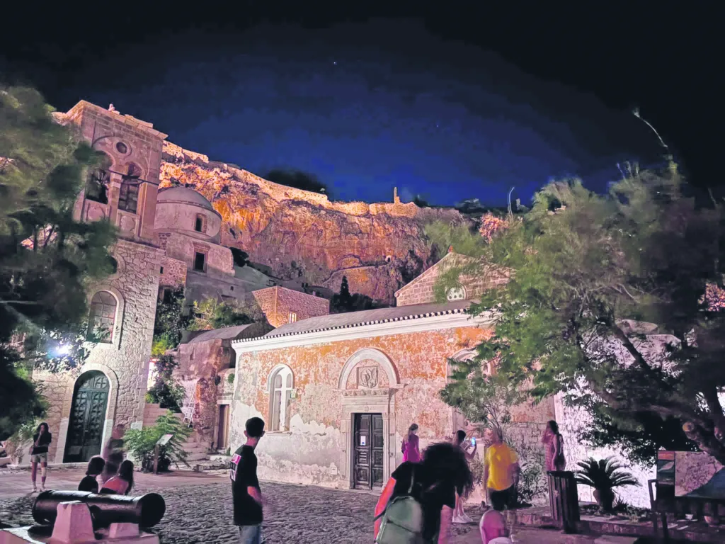 Εσωτερική εικόνα άρθρου