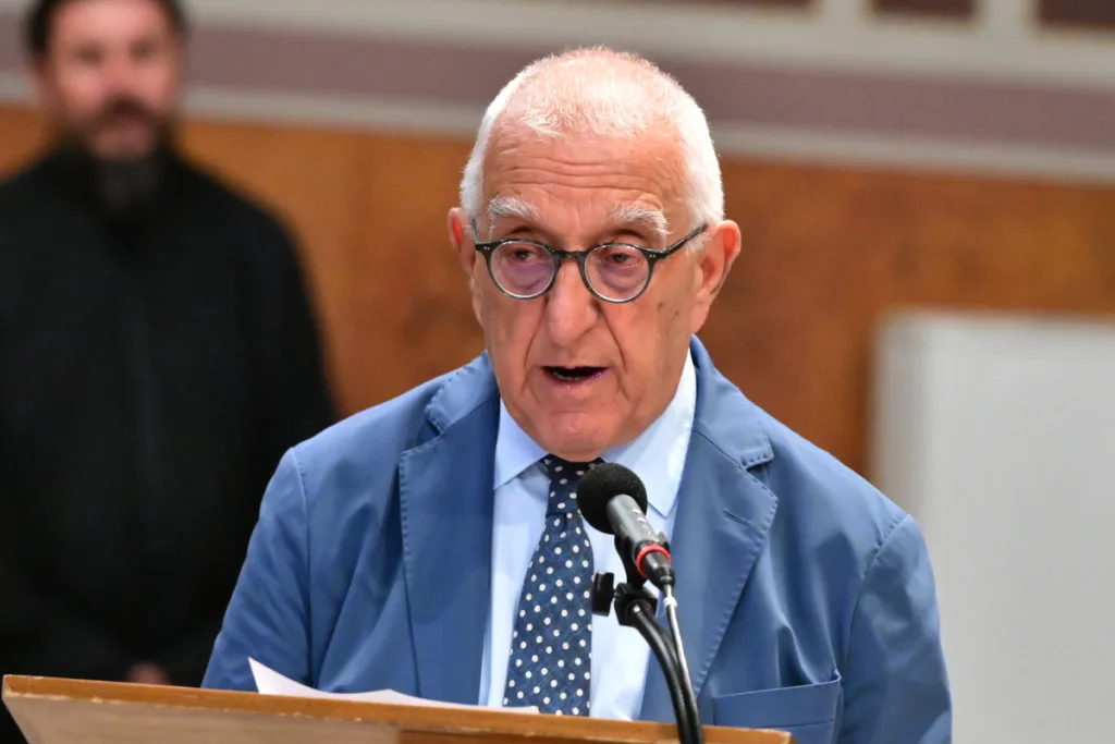 Νικήτας Κακλαμάνης: Συγκινημένος μετά την κηδεία της Μάρως Κοντού – Όσα αποκάλυψε