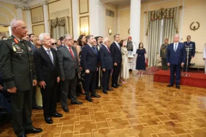 Προεδρικό Μέγαρο: Δείτε εικόνες από τη δεξίωση για την 52η επέτειο αποκατάστασης της Δημοκρατίας