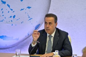 Παπασταύρου: Συναντήθηκε με βουλευτές της ΝΔ για τη μεταρρύθμιση για τα ύδατα – Συνένωση 70 παρόχων και επέκταση ΕΥΔΑΠ και ΕΥΑΘ