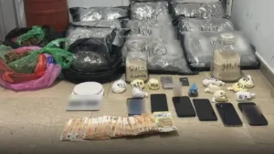 Πάτρα: Τρεις συλλήψεις για κύκλωμα ναρκωτικών – Κατασχέθηκαν κοκαΐνη, κάνναβη και οχήματα