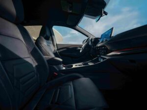 Υβριδικό C-SUV με 140 ίππους, χώρους και τιμή 27.990 ευρώ