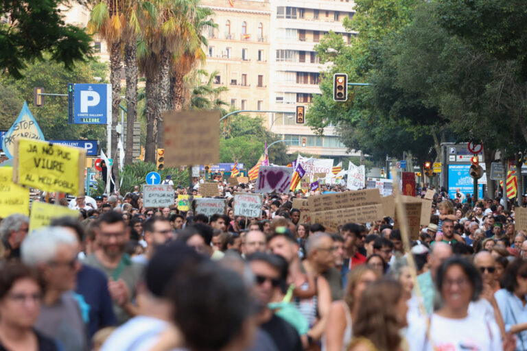 Οικονομία, στέγαση και υγεία: Οι μεγαλύτερες ανησυχίες των Ευρωπαίων το 2026