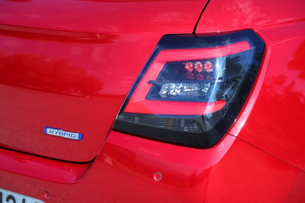 Ιαπωνικό υβριδικό supermini με 10 χρόνια εγγύηση και τιμή 17.090 ευρώ