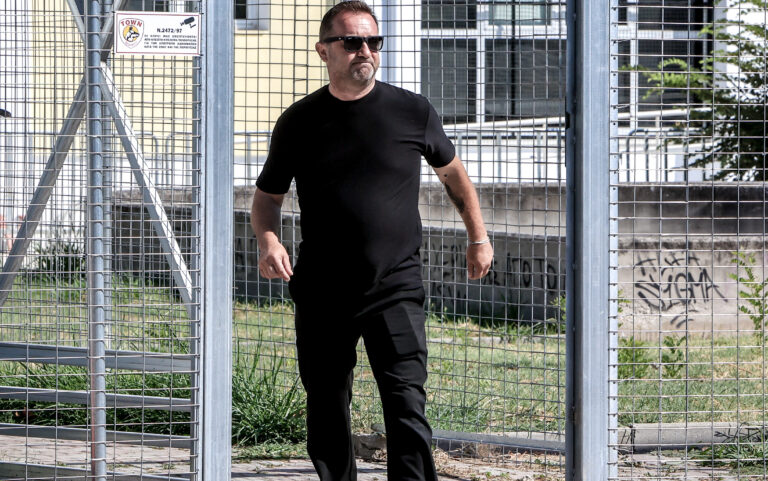 Νέα ένταση στη δίκη για τα Τέμπη: «Μυαλό δε βάζεις. Σίχαμα…» ξέσπασε ο Πλακιάς