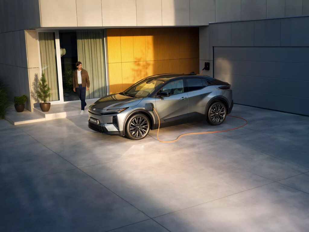 Νέα υπηρεσία Toyota HomeCharge: Μια ολοκληρωμένη και αξιόπιστη εμπειρία φόρτισης