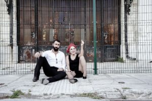 O Αλέξανδρος Ρήγας σκηνοθετεί τη Χρύσα Ρώπα: «Ο ΚΑΤΑΔΕΣΜΟΣ» στο Θέατρο Γκλόρια από τον Νοέμβριο του 2026