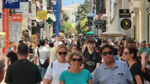«Μπλακ άουτ» στην Ερμού: Στο σκοτάδι καταστήματα ρούχων, εστίασης και μάρκετ