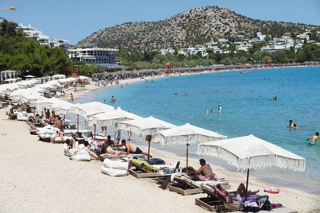 Μπαράζ ελέγχων για κατάληψη παραλιών – Πού έχουν γίνει οι περισσότερες καταγγελίες 