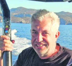 Ο Γιώργος Καρέλας