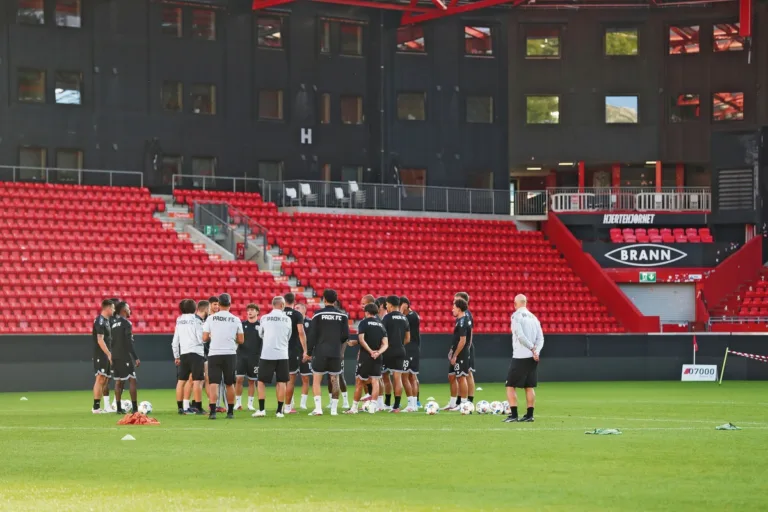Conference League: Απόφασισμένοι για νίκη στον ΠΑΟΚ απέναντι στην Μπραν – Η ώρα και το κανάλι 