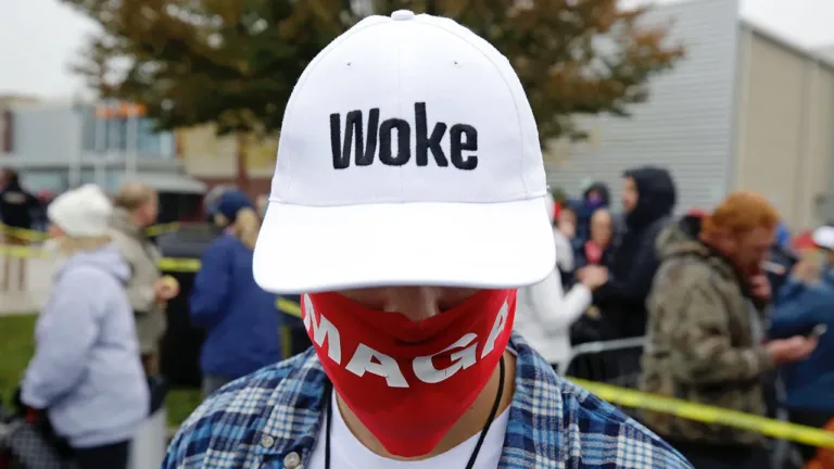 Ανθρωπισμός χωρίς τη «woke» ατζέντα – Γράφει στο ET ο Δημοσθένης Δαββέτας