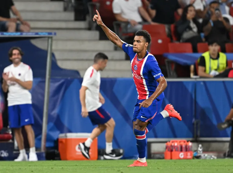 Παρί Σεν Ζερμέν – Άστον Βίλα 2-1: «Μαγεία» Ντουέ και δεύτερο σερί Super Cup Ευρώπης
