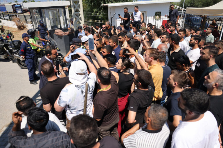 Ναυάγιο Κερύνειας: Δύο αδέλφια 6 και 12 ετών ανάμεσα στους 20 αγνοουμένους