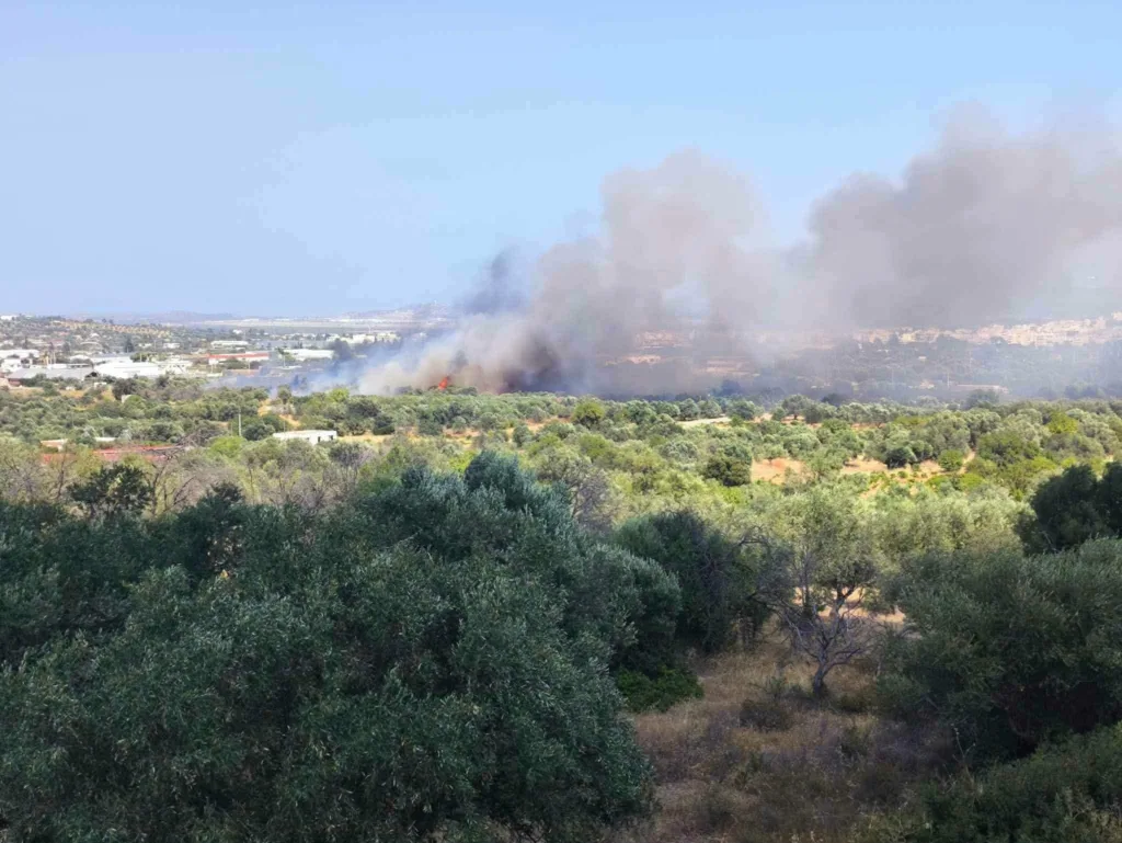 Φωτιά τώρα στο Κορωπί – Ήχησε το 112, σηκώθηκαν έξι εναέρια μέσα