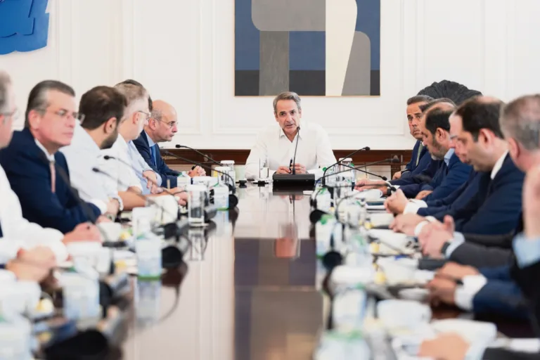 Κυβέρνηση: Fast track μέτρα για τους πυρόπληκτους – «Κανένας δεν θα μείνει χωρίς κρατική στήρι