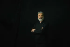 Η μουσική του Γιώργου Κουμεντάκη ταξιδεύει στον κόσμο: Δύο νέα CD με έργα του κυκλοφορούν από κορυφαίες δισκογραφικές εταιρίες