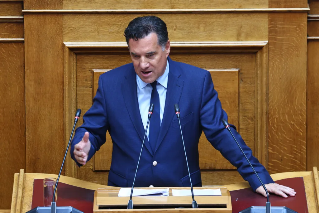 Άδωνις αποδομεί Τσίπρα: «Μόνο ο ίδιος ξεπερνά τις παπάντζες του»