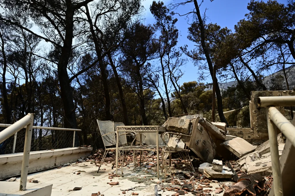 Έκτακτο πακέτο στήριξης από τις τράπεζες – Διαγραφή δανείων για τις οικογένειες των θυμάτων, εξάμηνο