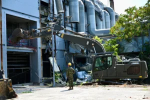 Γουδή: Ξεκίνησε η κατεδάφιση του κτηρίου του Μπάντμιντον – Σε εξέλιξη οι εργασίες