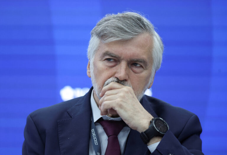 Ρωσία: Απολύθηκε ο επικεφαλής οικονομολόγος της VEB, Αντρέι Κλεπάτς