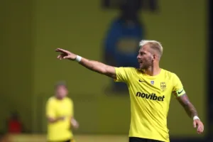 Η βαριά φιλική ήττα άφησε χρήσιμα συμπεράσματα: Η Νάπολι σκόρπισε 6-2 τον Αρη