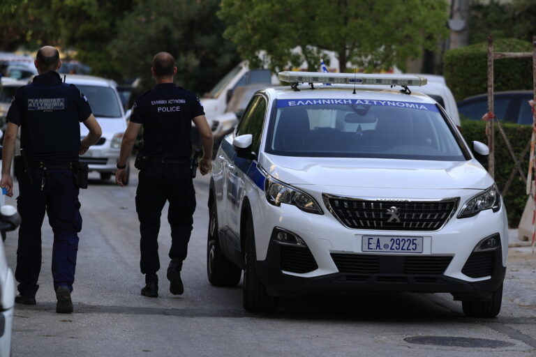 Γυναικοκτονία στη Νέα Σμύρνη: Ψάχνουν τη σχέση του θύτη με το θύμα
