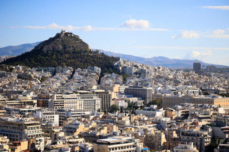 Φορολογικά – πολεοδομικά κίνητρα για το στεγαστικό μαζί με μέτρα ρύθμισης της αγοράς μισθώσεων
