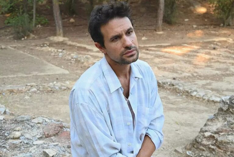 Ορφέας Αυγουστίδης: Πατέρας για δεύτερη φορά – Το πρώτο στιγμιότυπο με τη νεογέννητη κόρη του