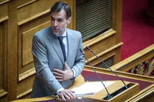 Χουρδάκης για Κωνσταντοπούλου: «Μου είπε θα κάθομαι στις σκάλες» – Γεωργιάδης: «Αυτό είναι το αληθινό της πρόσωπο»