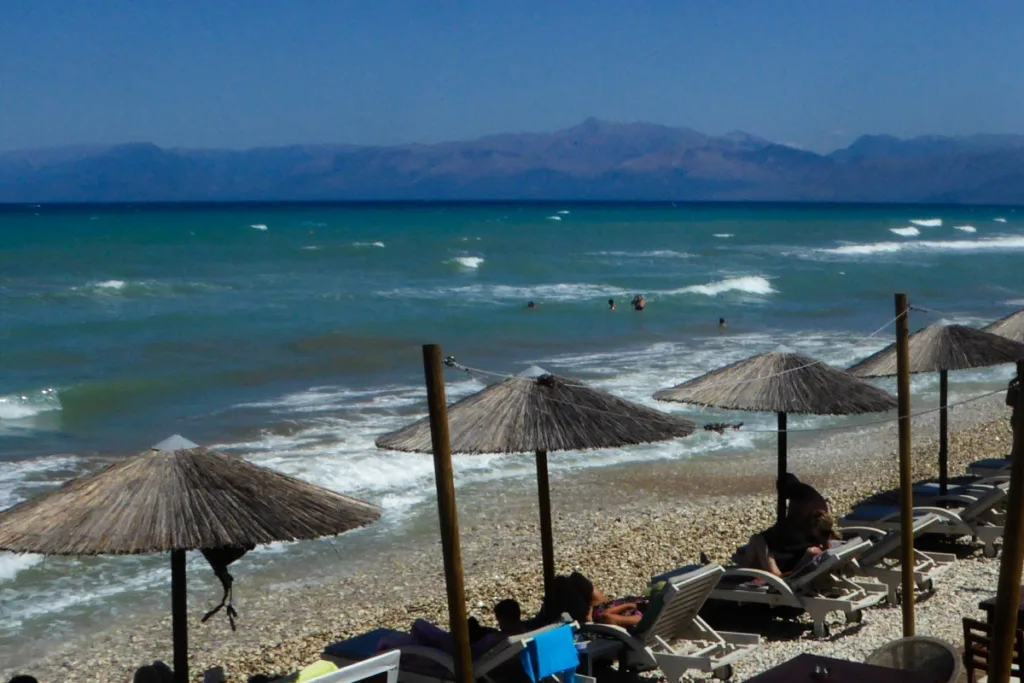Κολύμπι με ασφάλεια: Οι 8 οδηγίες που σώζουν ζωές