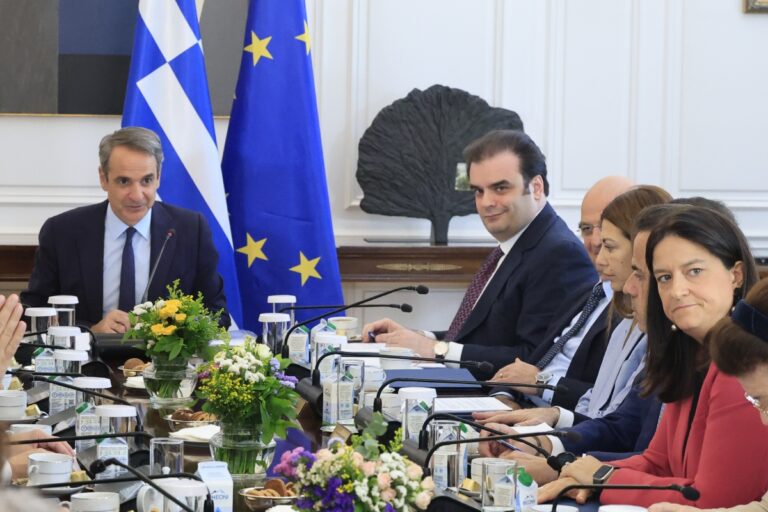 «Πακέτο» παρεμβάσεων με επίκεντρο Ανάκαμψη, σχολεία, τιμές, τουρισμό, ΑΠΕ – Ο οδικός χάρτης πριν τη ΔΕΘ
