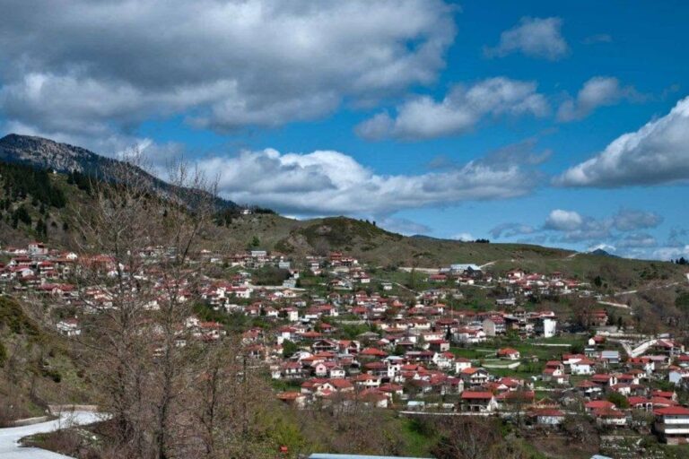 Το ελληνικό χωριό που έλυσε το δημογραφικό: Το 70% των ζευγαριών είναι πολύτεκνα ή τρίτεκνα