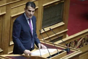 Αναθεώρηση του ορίου των 3.000 ευρώ ζητά ο Δημήτρης Κούβελας