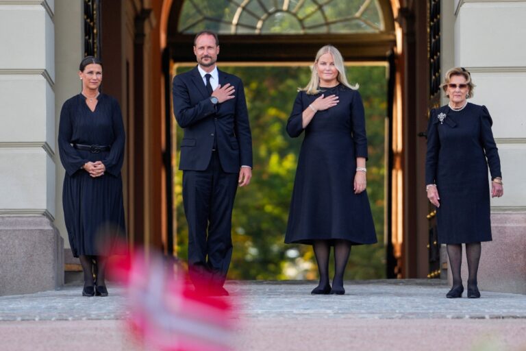 Νορβηγία: Στο παρεκκλήσι των Ανακτόρων η σορός του βασιλιά Χάραλντ – Στις 9 Σεπτεμβρίου η κηδεία