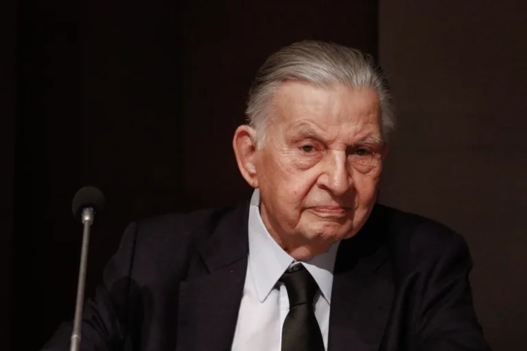 «Ήταν φτιαγμένος από σπάνιο μέταλλο μιας άλλης εποχής»: Ο επικήδειος Μητσοτάκη για τον Γιάννη Βαρβιτ