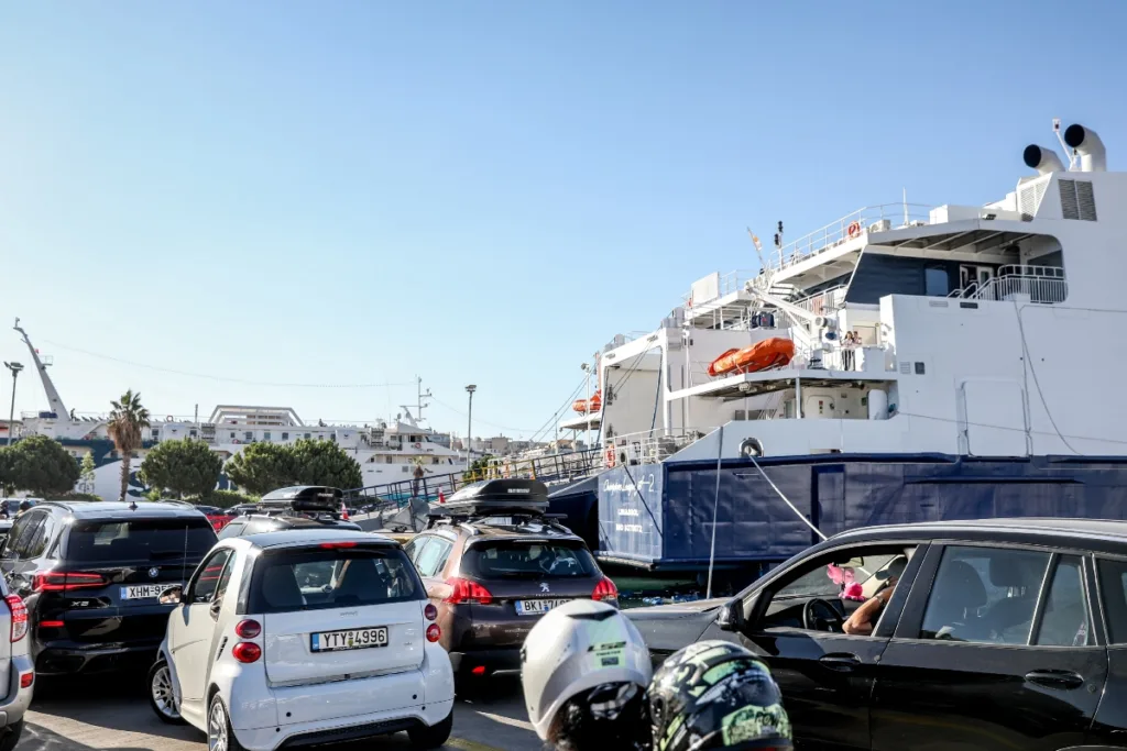 Κίνηση τώρα: Κυκλοφοριακό «έμφραγμα» στον Πειραιά – Πού αλλού υπάρχουν προβλήματα